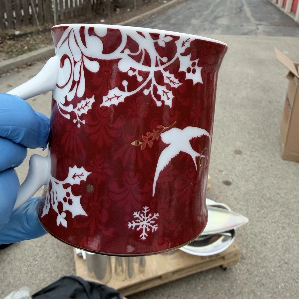 Starbucks 2010 Christmas Coffee Mug Tea Cup Gold Rim Red‎ Birds Rosanna